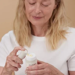 La Crème Du Temps - Soin Restructurant Global -MÁDARA Boutique 108 304423 5 max