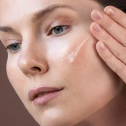 Madara Gel Hydratant à La Rose Hydra Intense SOS 5 Madara Gel Hydratant à La Rose Hydra Intense SOS -Default Template 1 108 335206 3 max