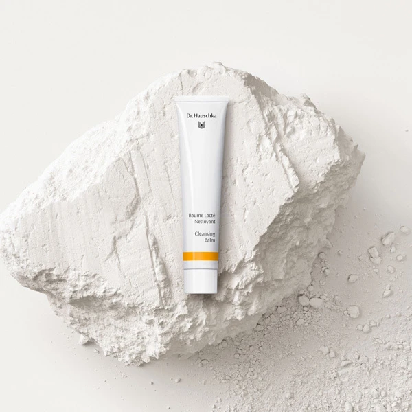 Dr. Hauschka Baume Lacté Nettoyant 4 Dr. Hauschka Baume Lacté Nettoyant – Image 4