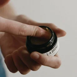 L:A Bruket Gommage Doux Pour Les Lèvres 270 6 L:A Bruket Gommage Doux Pour Les Lèvres 270 -Default Template 1 108 357833 3 max